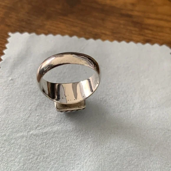 Silver ring - Picture 4 of 4
